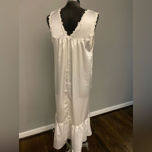 Intimate Concepts by Terry Russo Size Medium - Picture 4 of 9